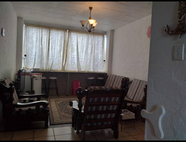 2 BEDROOM FLAT RENTED IN DOONSIDE